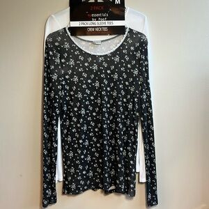 Two pack NWT long sleeve tees